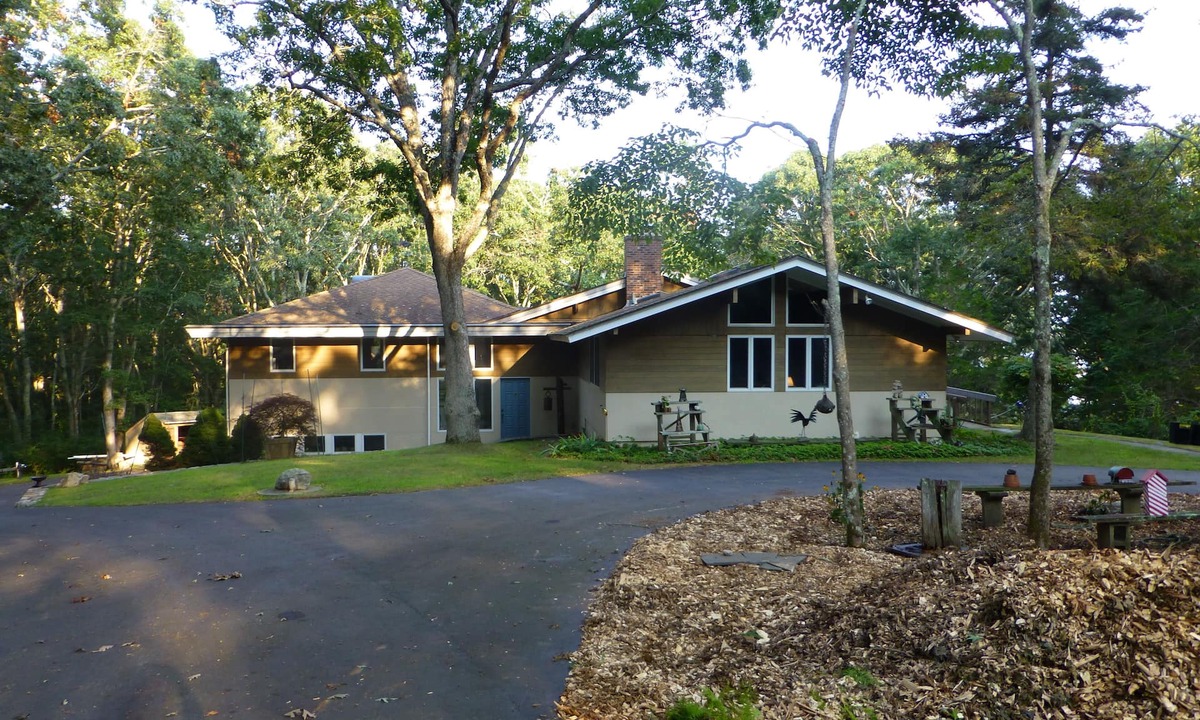 Pawcatuck House | Secluded Waterfront Location With Dock