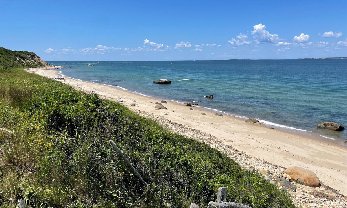 Aquinnah Cottage | Secluded Waterfront - North Shore - Private Beach
