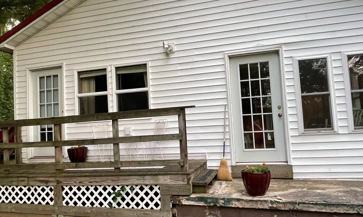 South Butler Cabin | Secluded waterfront cabin