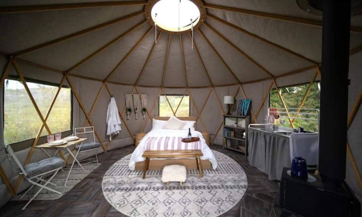 Ashburn House | Secluded Yurt on 100+ Acre Tree Farm