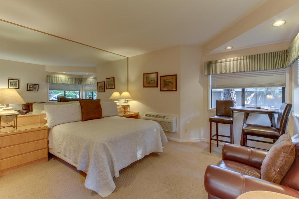 Century West House | Seclusion in Century West