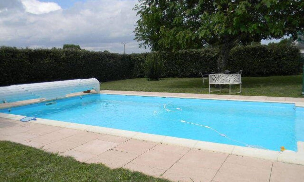 Dry House | Second family residence with heated pool, 40 minutes from Chambord.