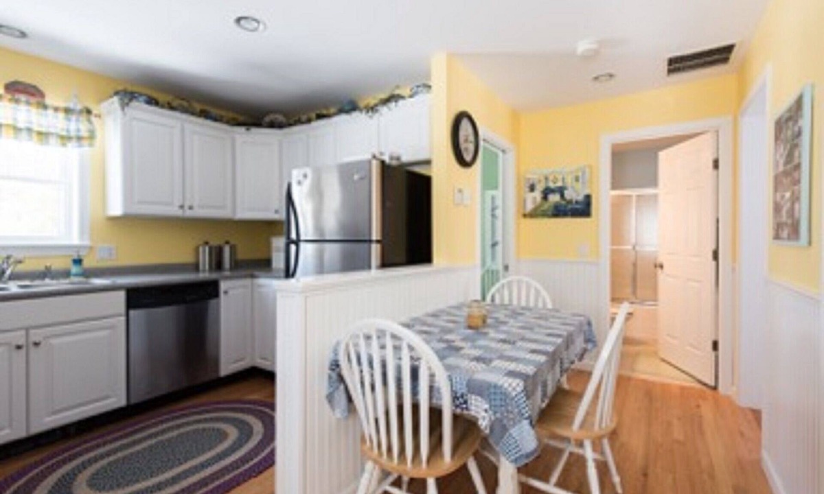 Wells Cottage | Second Floor Condo At Beach Dreams with great location!