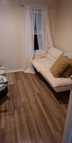 North Sydney Apartment | second level apartment