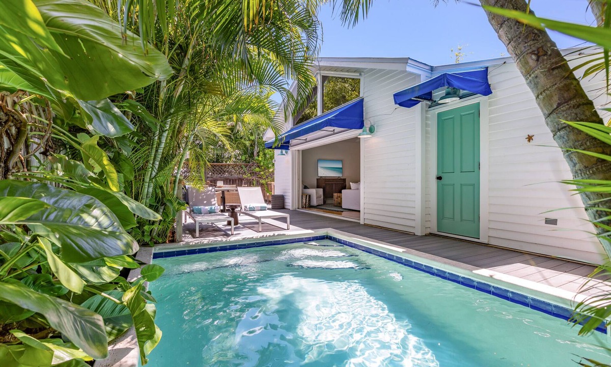 The Meadows House | SECOND WIND ~ Charming 2 Bedroom, 2 Bathroom Home w/Pool!