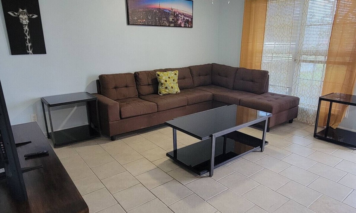 Iowa Apartment | Secret Cajun Retreat Peaceful Corner Stay - HAR 2