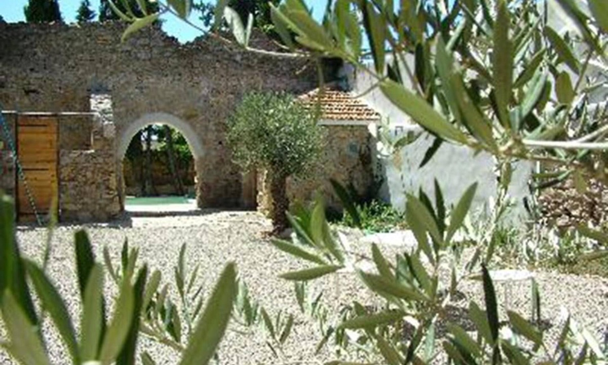 Ferrals-les-Corbieres Cottage | Secret Garden Cottage