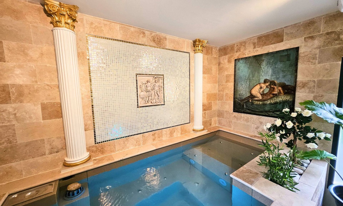 Nefiach Villa | SECRET HOUSE- La Villa Rom'Antiqua - Ancient immersive experience