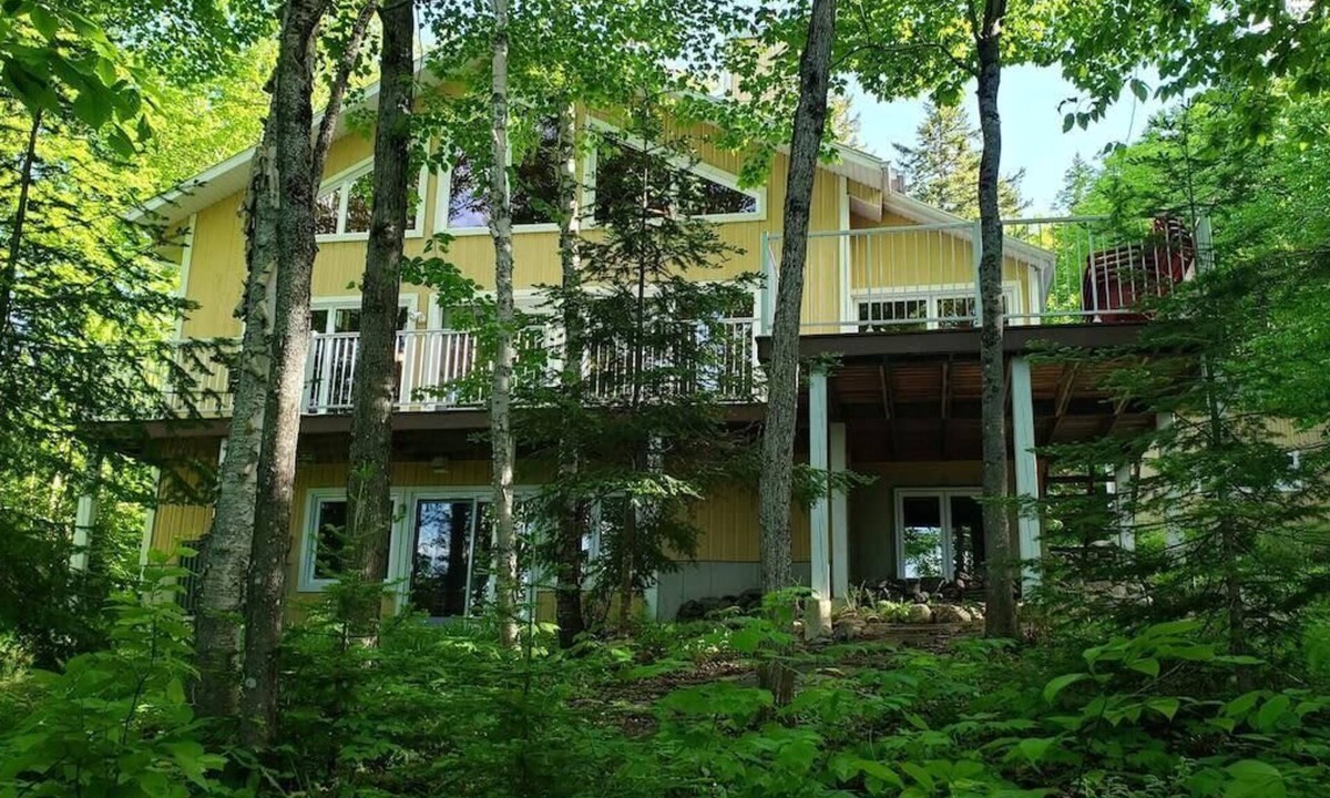 Lac-aux-Sables Ski Chalet | Secret sur le lac | Private Spa & Lake