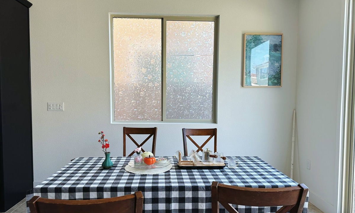 Elk Grove Cabin | Secure community villa for 7 people