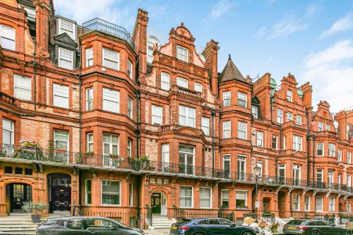 Tooting Apartment | Security House