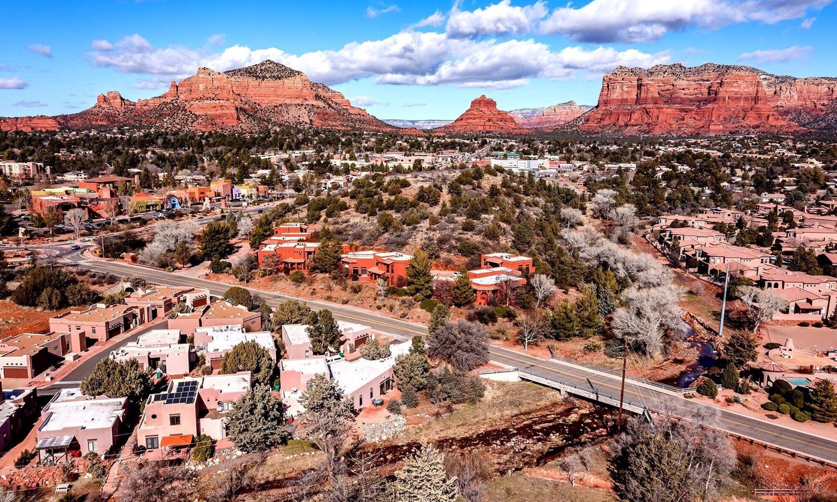 Oak Creek House | Sedona Beautiful Villa: Spacious 3-bedroom retreat in Village of Oak Creek.