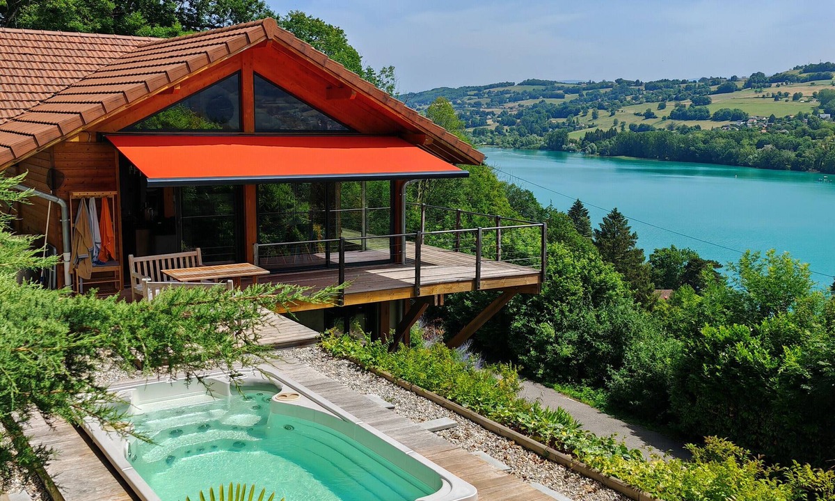 Paladru House | SEEBLICK romantic chalet spa/lake view