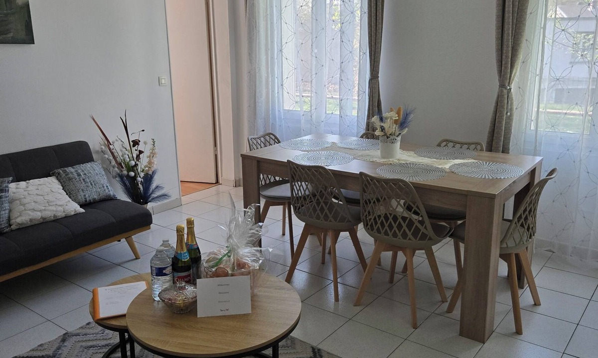 Chenevier-Demenitroux Apartment | Sejour eau vive, 3 bedrooms Near metro and créteil village