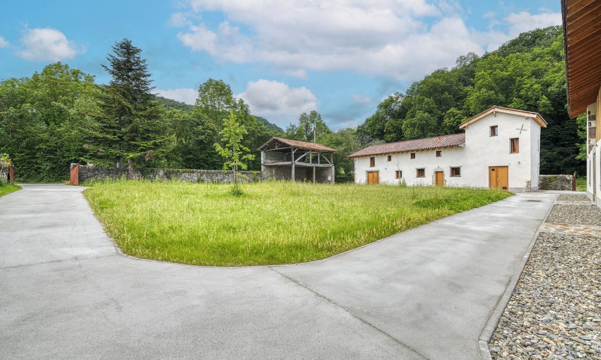 Saint-Bertrand-de-Comminges House | Self-catering group cottage in the countryside - La Résidence