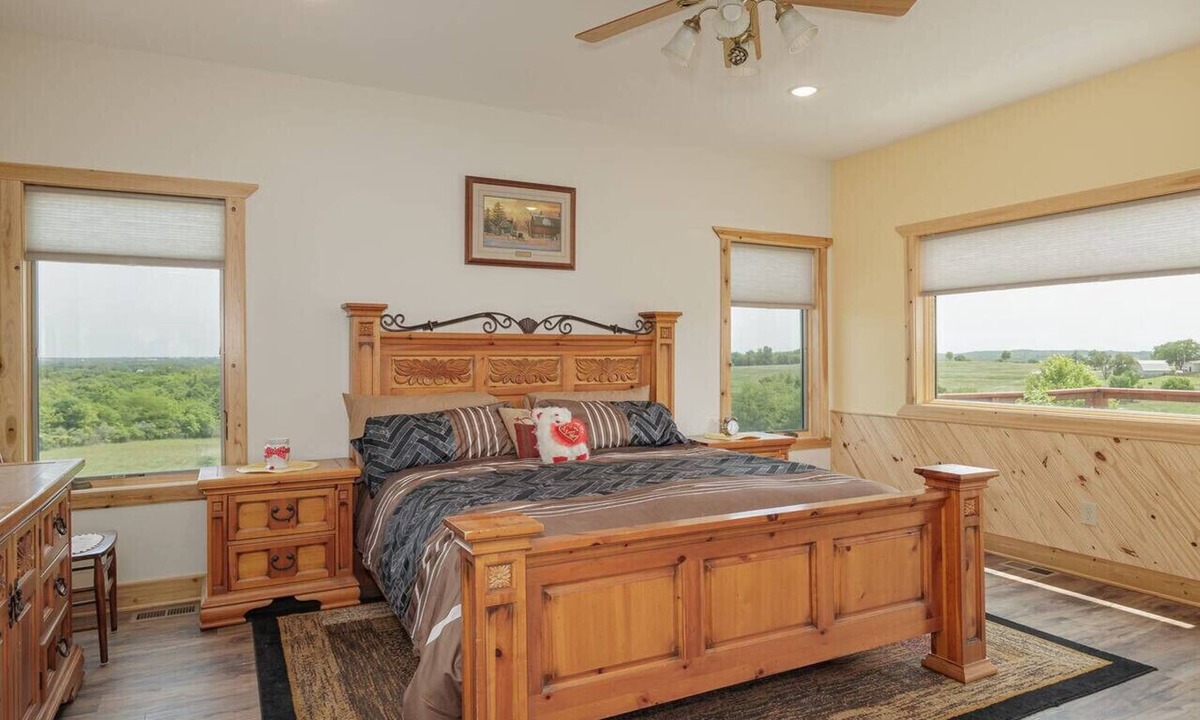 Buchanan County Bed & Breakfast | Selah Hills Ranch- East Wing