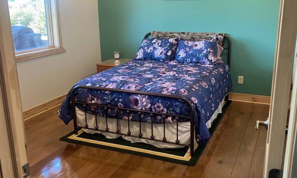 Buchanan County Bed & Breakfast | Selah Hills Ranch-Queen Suite