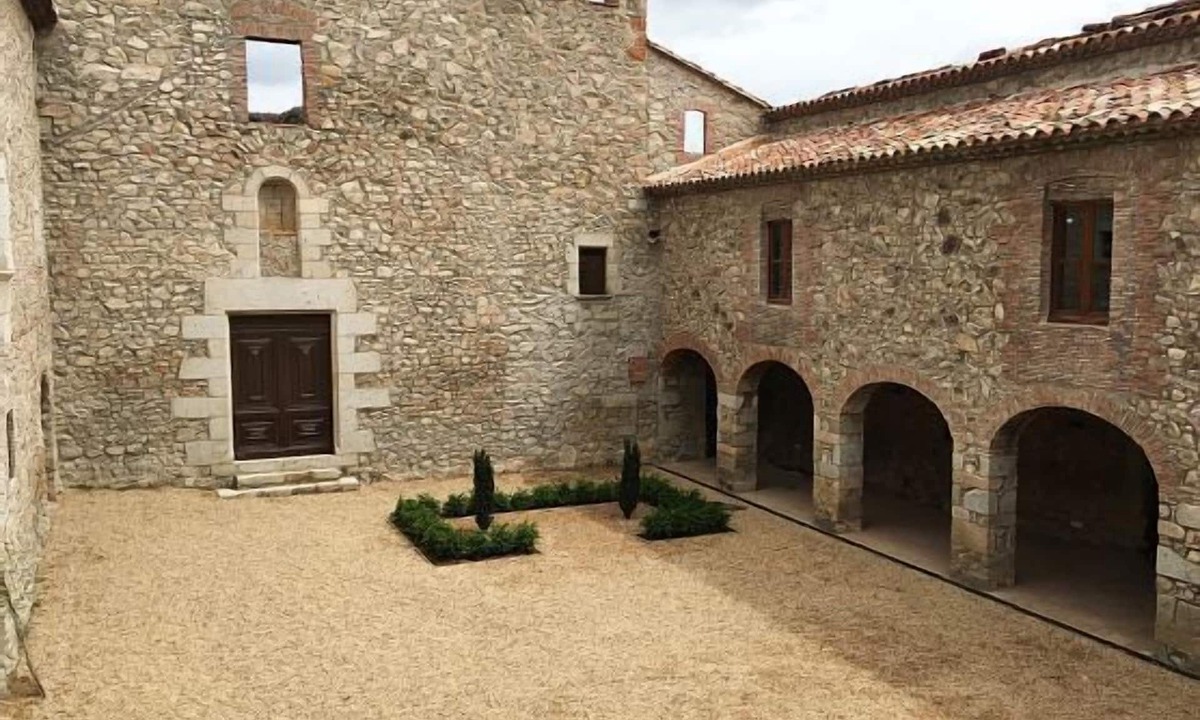 Santa Coloma de Farners House | Self catering Monestir de Sant Salvi for 26 people