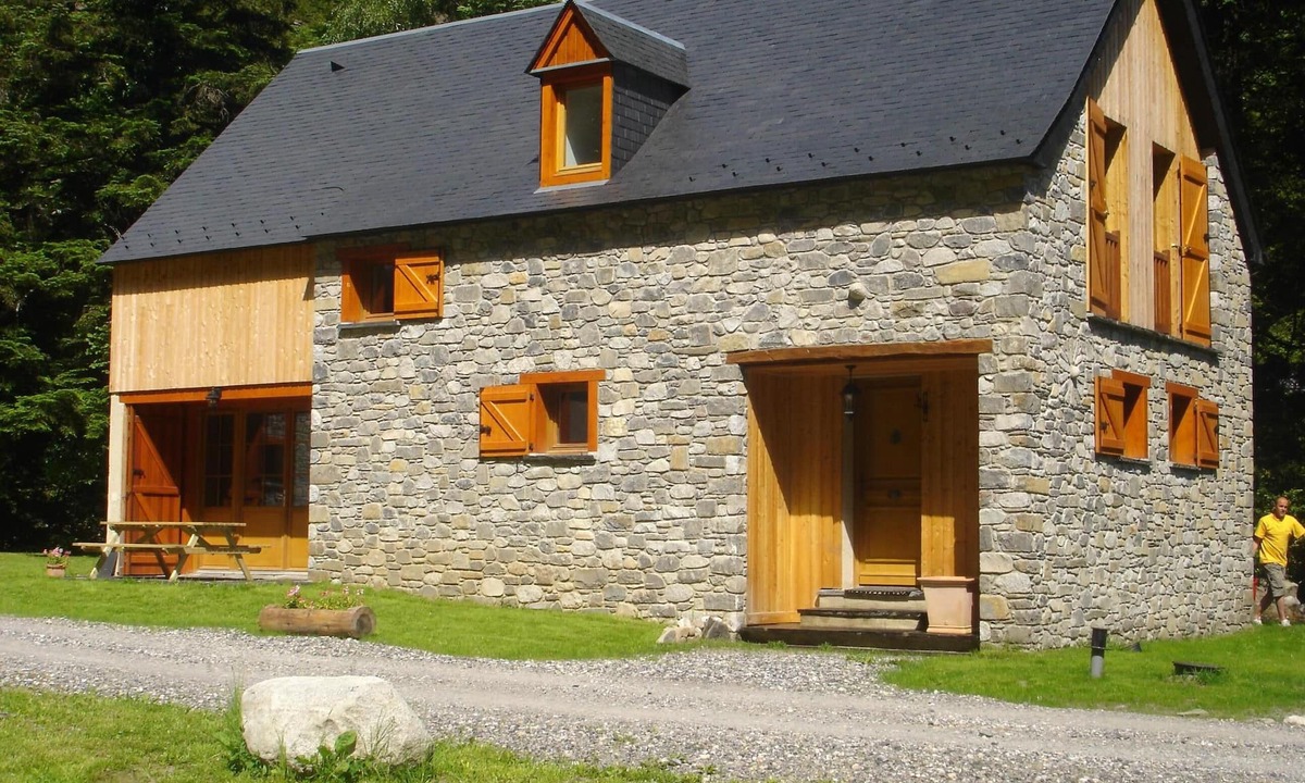 Aragnouet Ski Chalet | Self catered character chalet