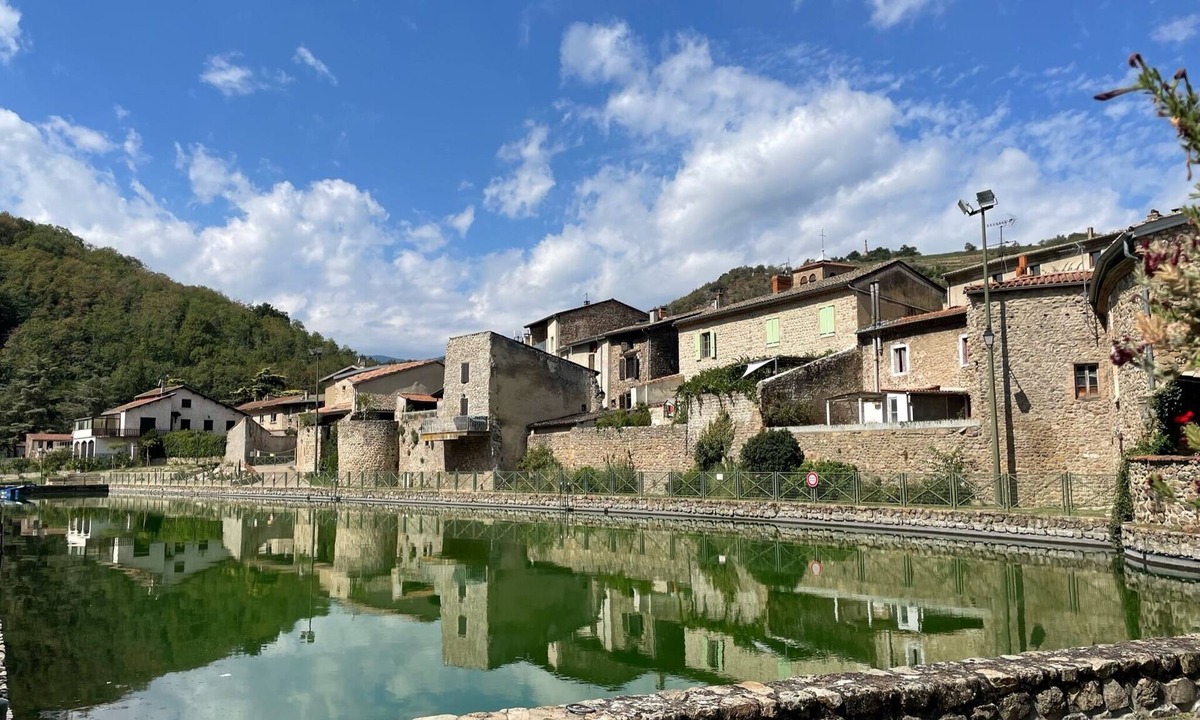 Chavanay Apartment | Self-catering apartment 90m2 Chavanay 8-11 persons