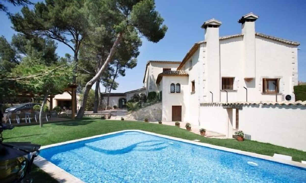 Puigdalba Villa | Self catering Can Ferran for 15 people