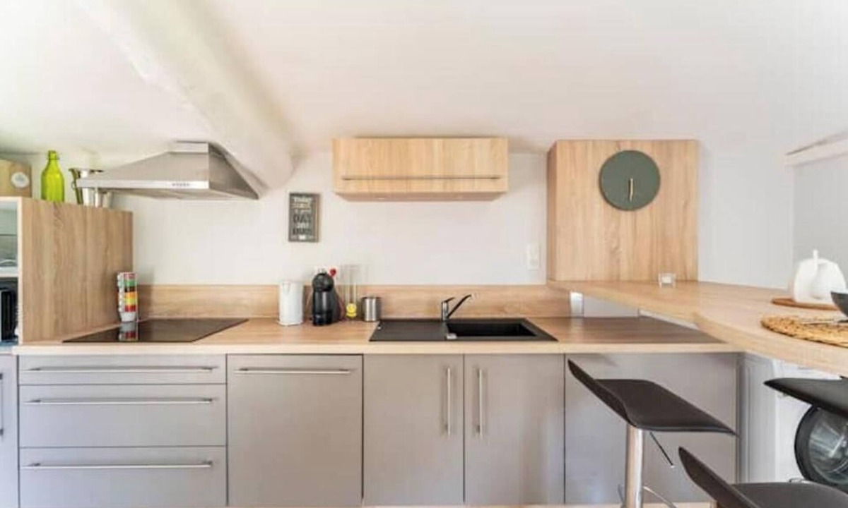 Servas Ski Chalet | Self-catering cottage between Cevennes & Camargue | Terrace & Swimming pool