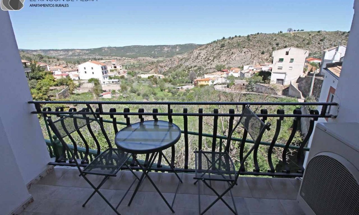 Enguidanos Apartment | Self catering El Rincon de Piedra for 4 people