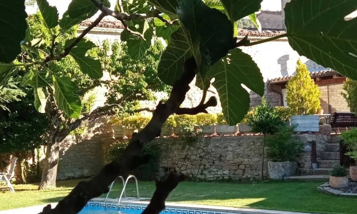 Catalonian Pyrenees Cottage | Self catering La Rectoría de Clariana for 10 people