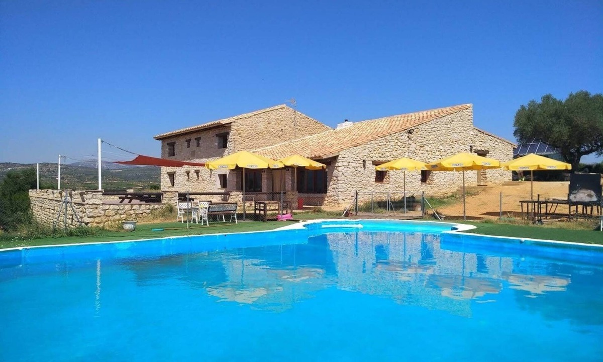 La Salzadella Cottage | Self catering Masia Mas del Rey for 37 people
