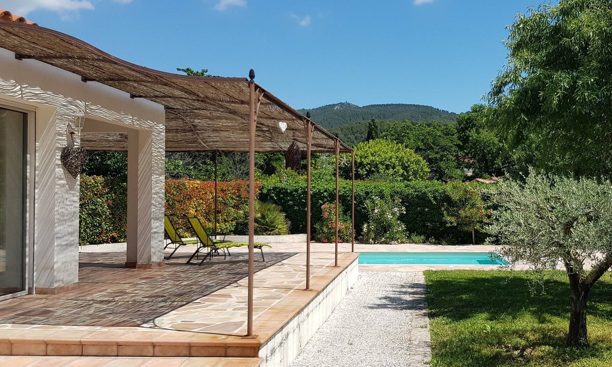 Gemenos Apartment | Self-catering studio at Villa Garlaban *.