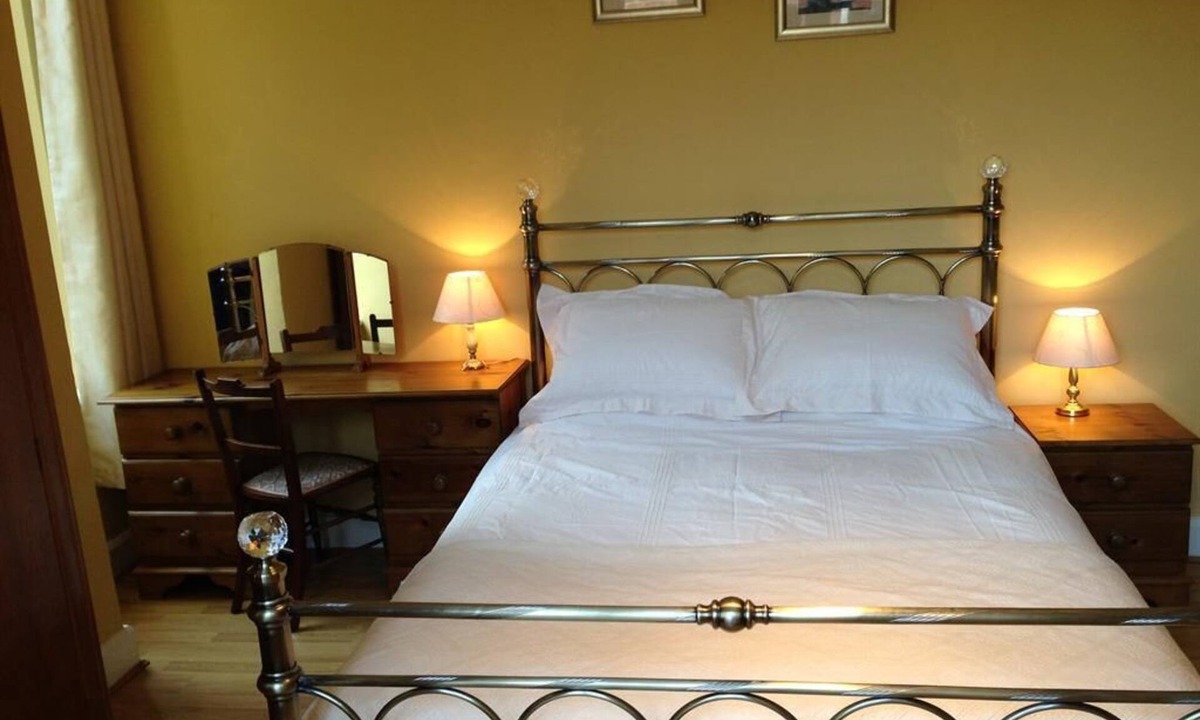 Chester Apartment | Self catering studio flat at Thornleigh