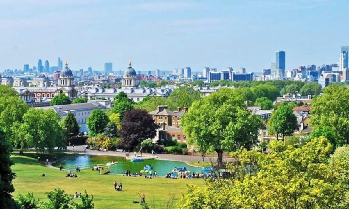 Ladywell Apartment | Self contained 1 bed flat next to transport for Canary Wharf and Excel