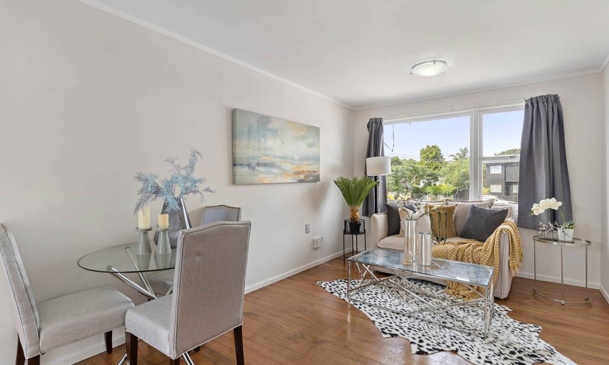 Sandringham Apartment | Self contained 2 Bedroom unit in Sunny Sandringham.