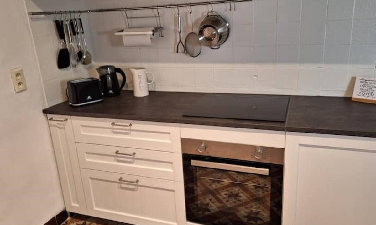 Les Platanes Apartment | Self Contained City Apartmentn