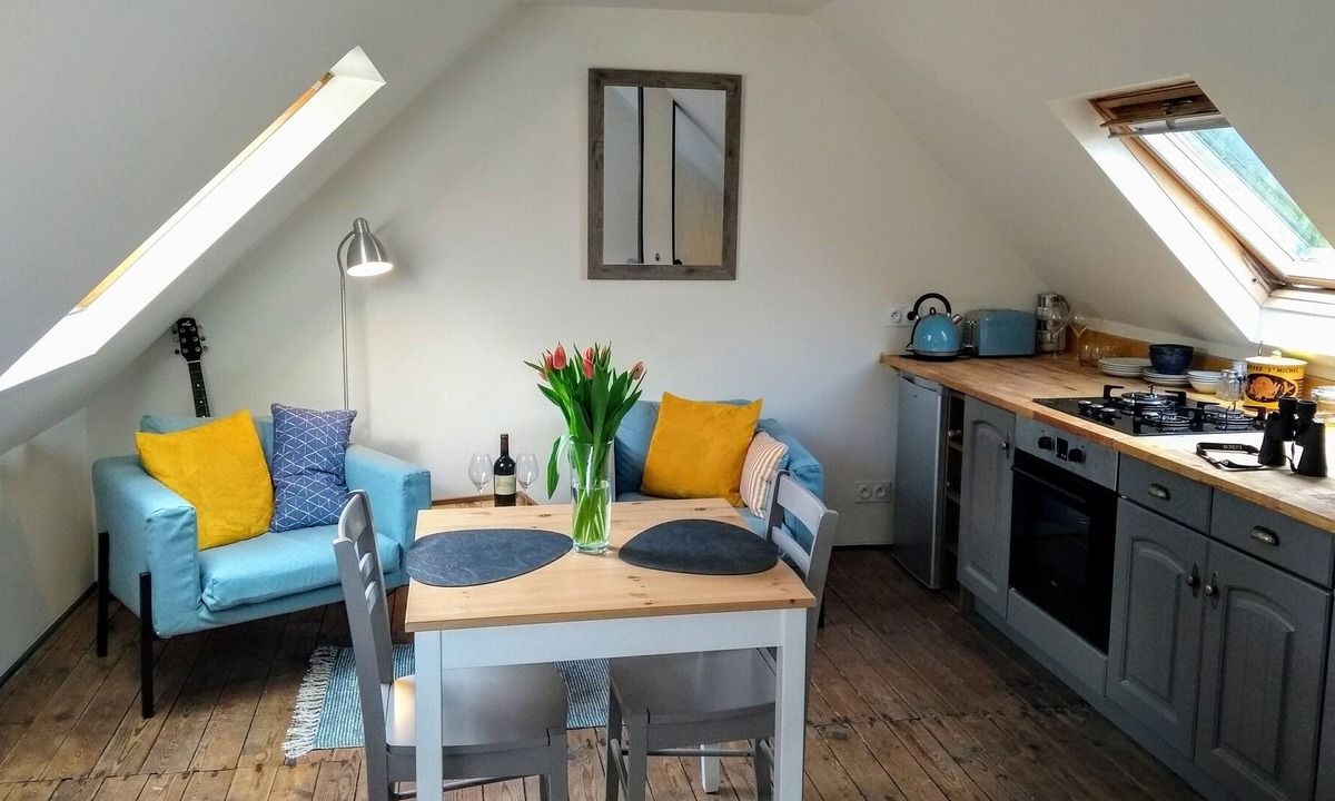 Huelgoat Apartment | Self-contained lakeside studio - stunning views