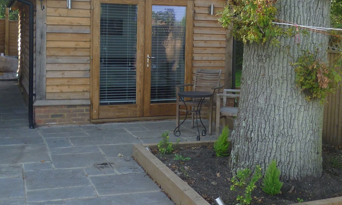 Haslemere Apartment | Self Contained Small Barn Unit in AONB