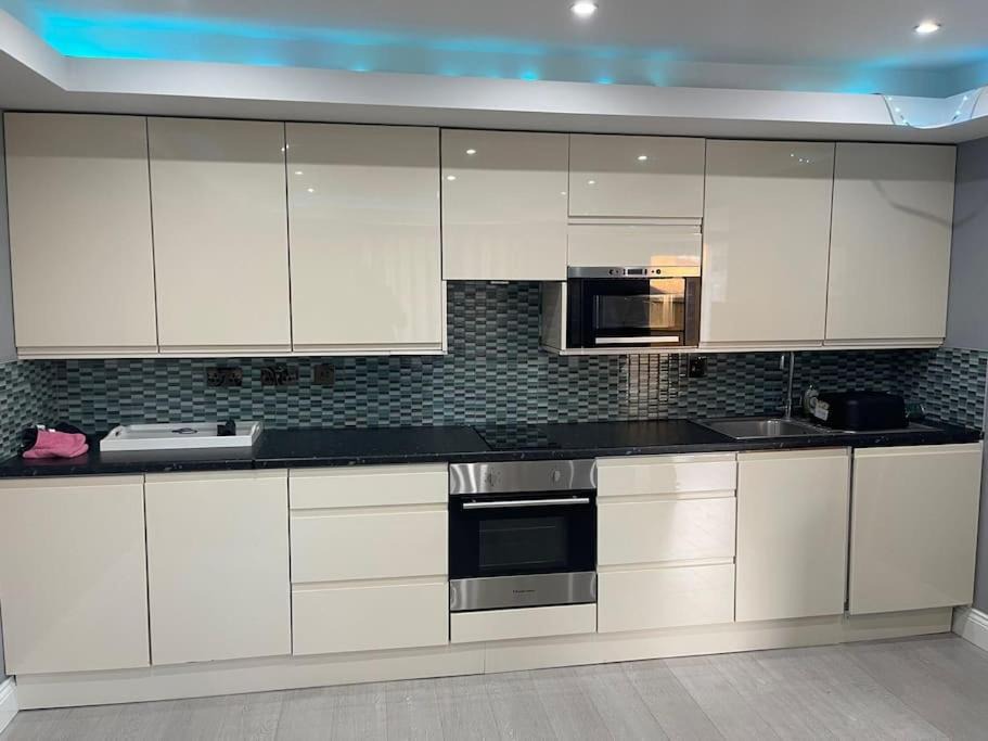 Harrow Apartment | Self Contained Studio Apartment