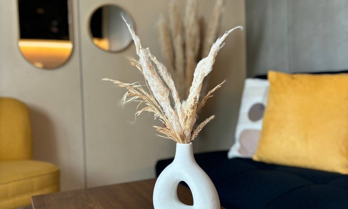 Cornille House | Self-contained Zen apartment with garden + Parking