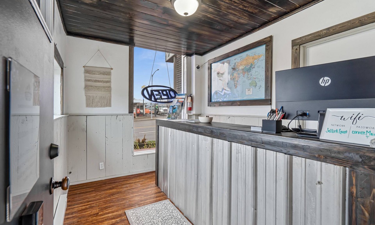 Colville Hotel | Selkirk Motel