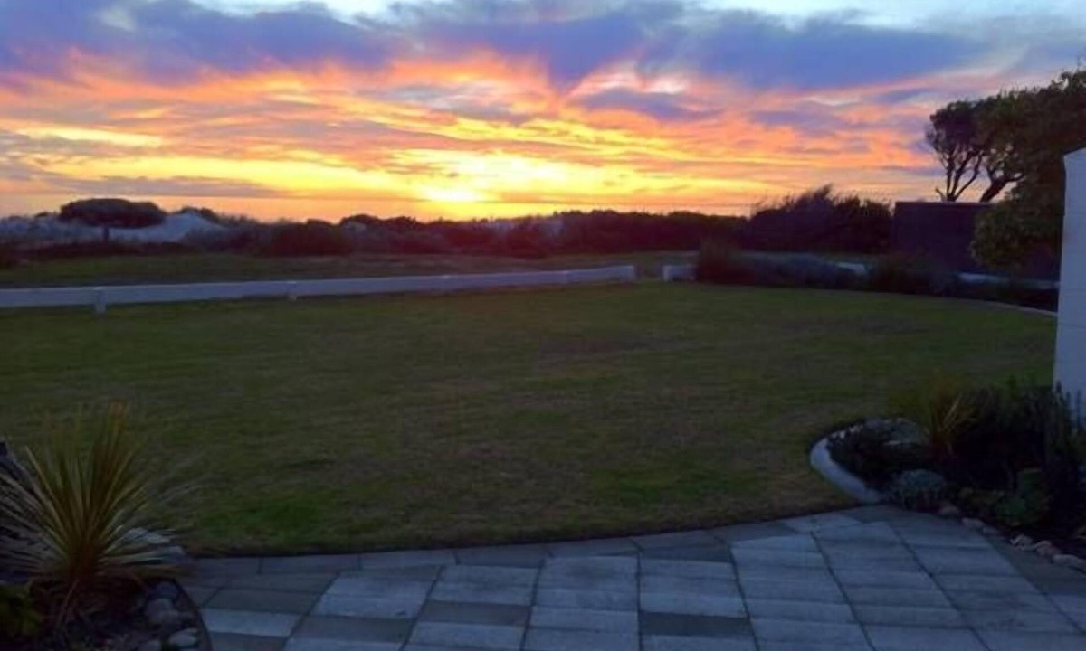 Semaphore Park Apartment | Semaphore Sunset - beachfront