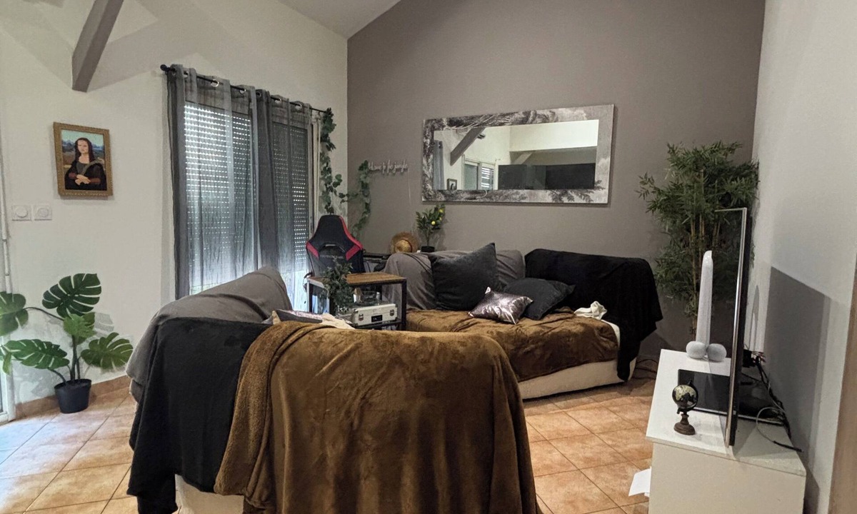 Saint-Bonnet-de-Mure House | Semi-detached house