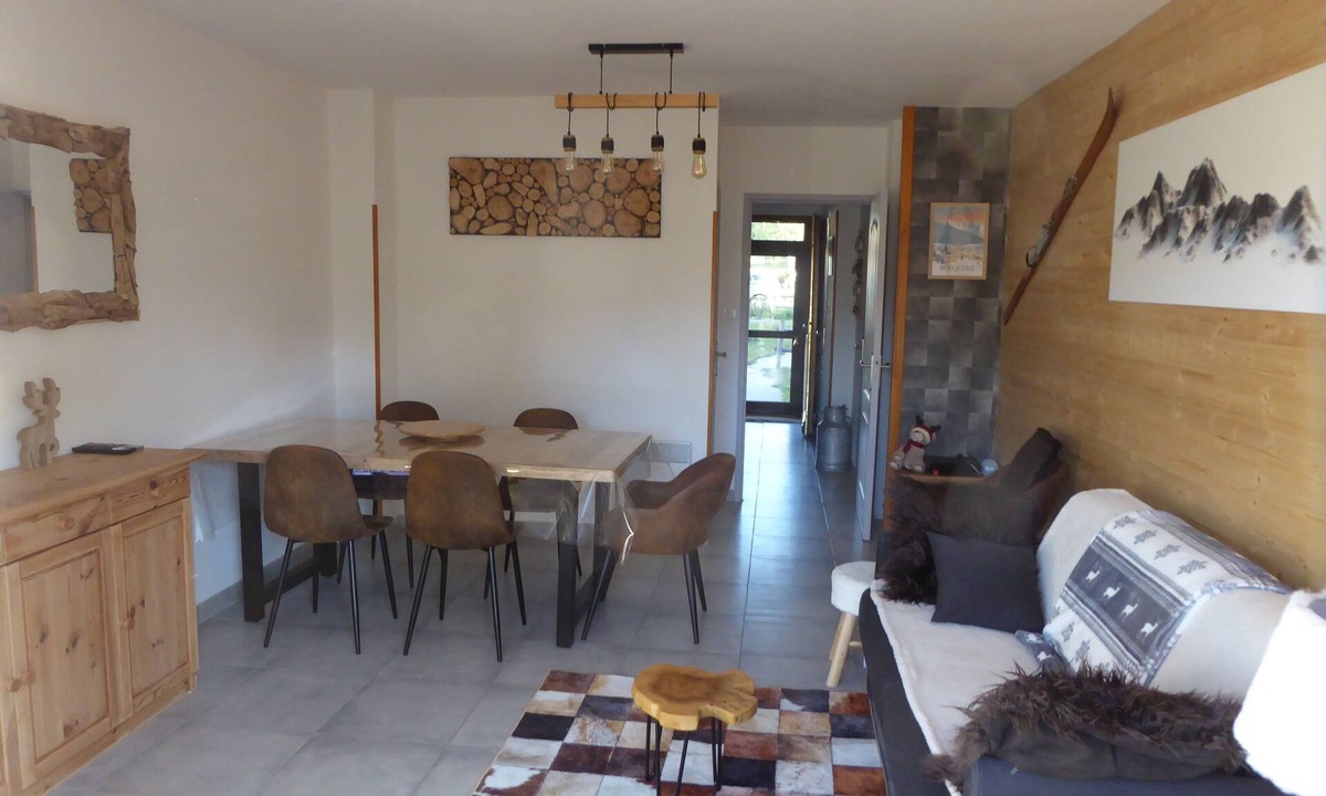 Superbolquere Ski Chalet | Semi-detached house, 3* 5 beds, 2 bedrooms garage parking, enclosed garden, WIFI