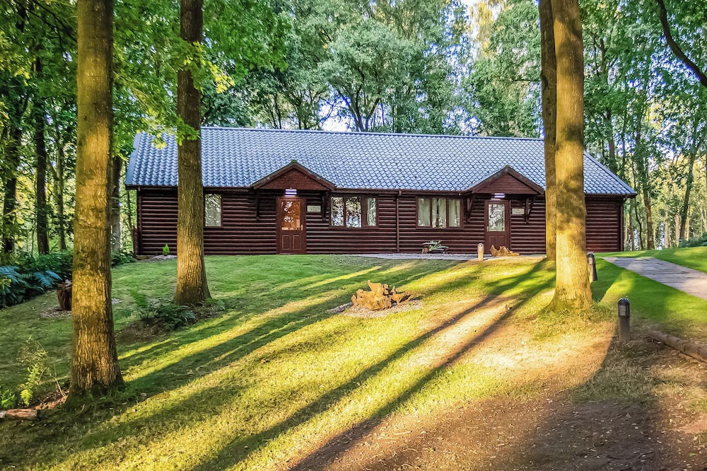 Overton-on-dee Ski Chalet | Semi-detached lodge with modern styling features.