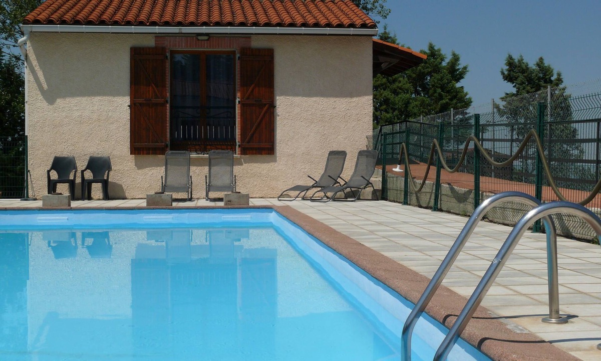 Revel House | SEMI-DETACHED MAISONETTE NEAR LAKE SAINT FERREOL
