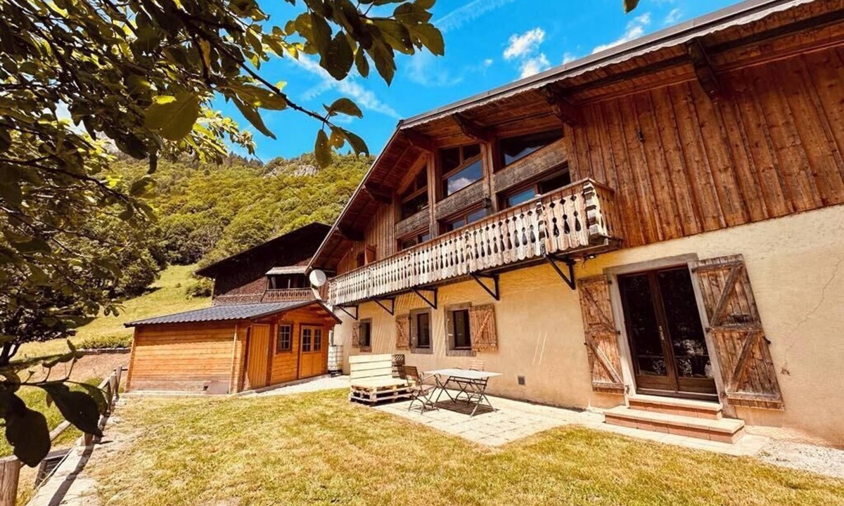 Bellevaux House | Semi-detached mountain chalet with fireplace