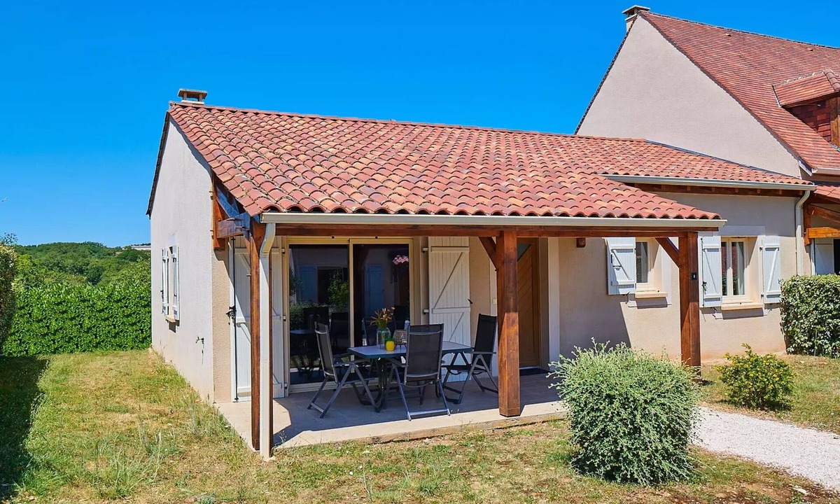 Lanzac Villa | Semi-detached villa, 1 bathroom, sleeps 6