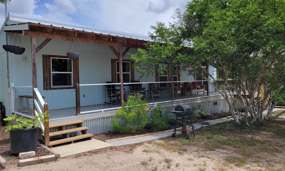 Dinero Cabin | Semi secluded cabin on 2 acres with ample wildlife near lake Corpus Christi.