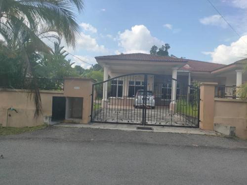 Taman Anggerik House | SemiD