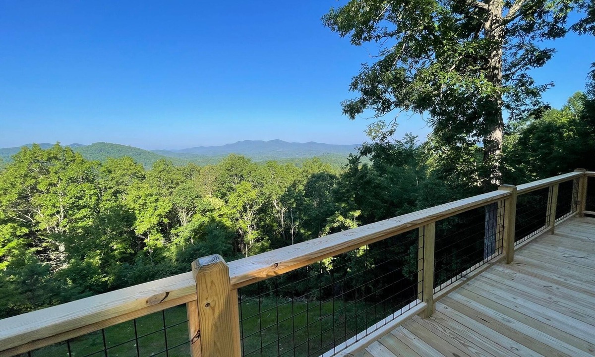 Murphy Ski Chalet | Seminole Wind - long range mountain views