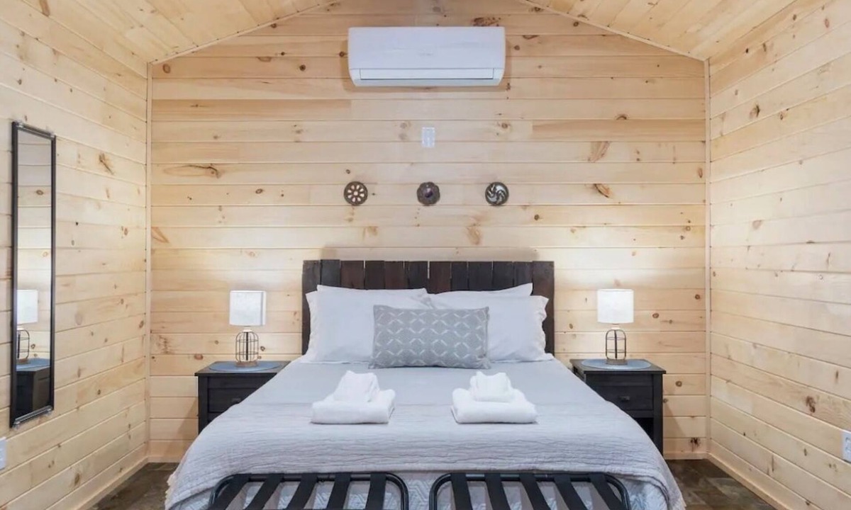 Geneva Cabin | Seneca Hideaway/Sunken Vessel/Hot Tub